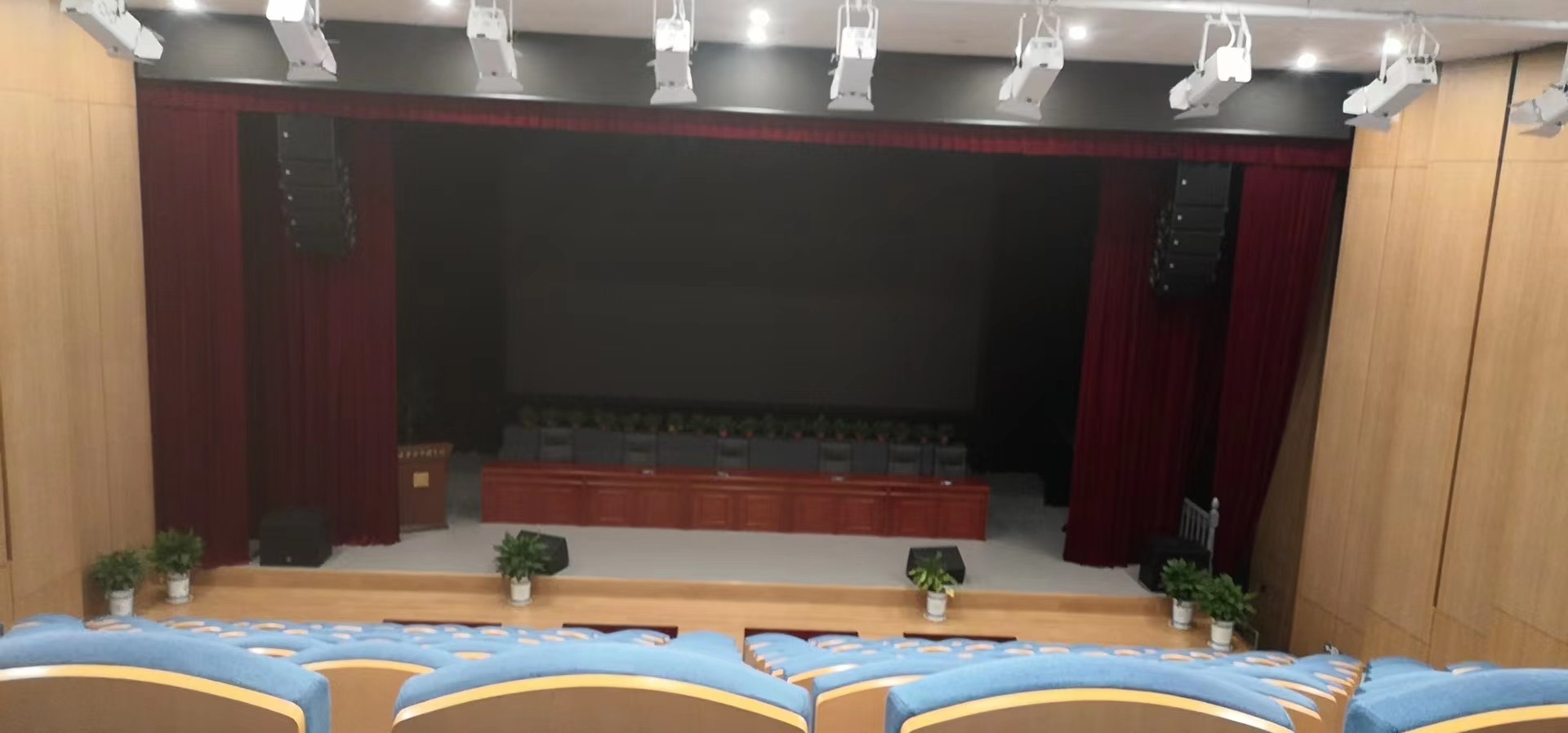 連云港市圖書館多功能報告廳